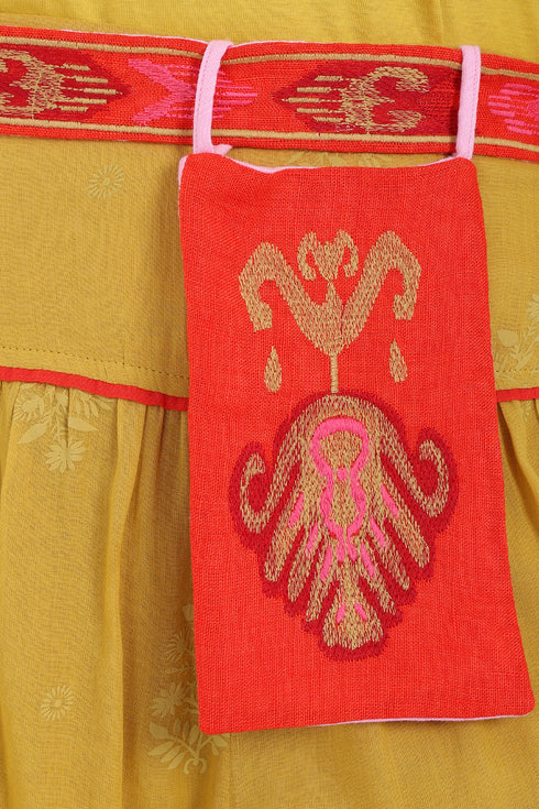 Embroidered linen belt with pocket